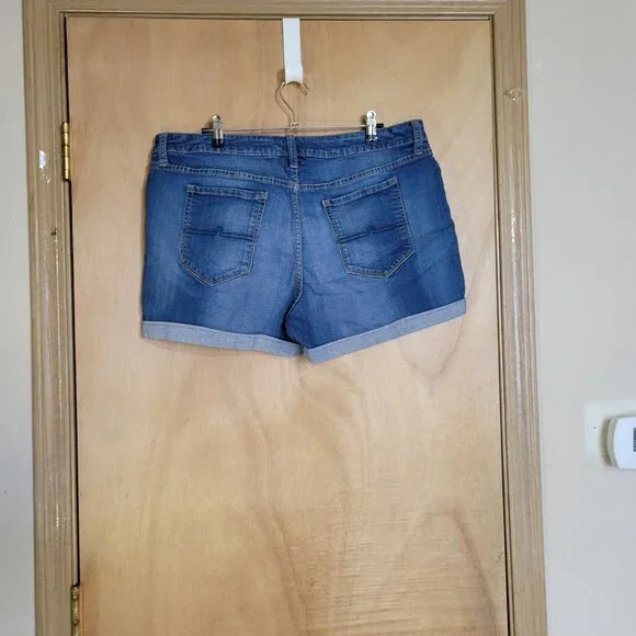 Arizona Jean Co 17 Cuffed Jean Shorts - Picture 6 of 6